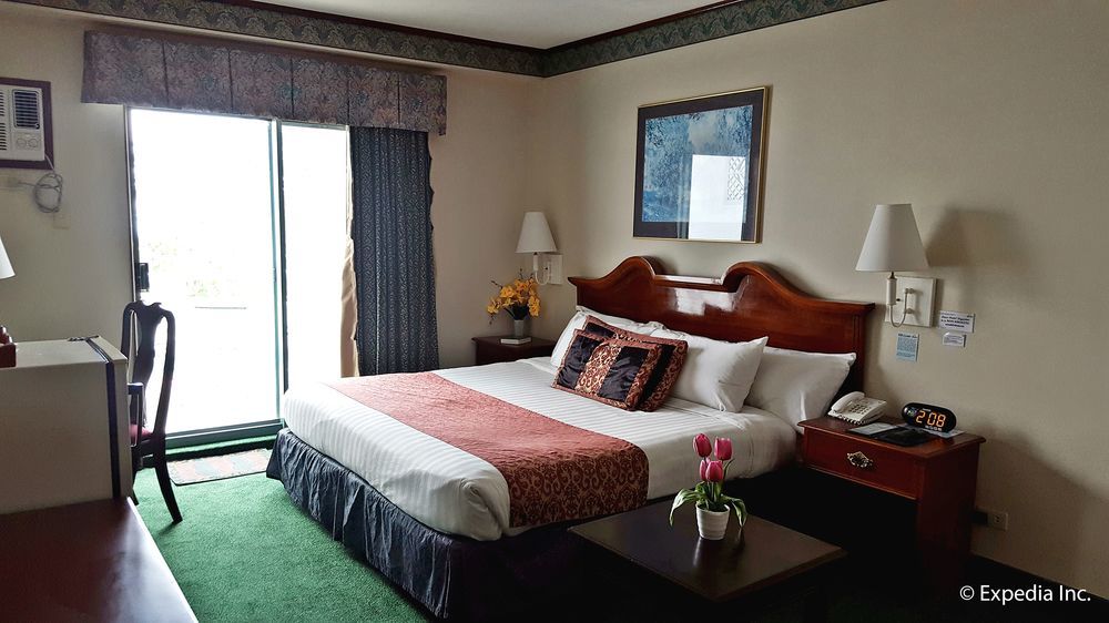 Days Hotel Tagaytay Tagaytay City Ngoại thất bức ảnh