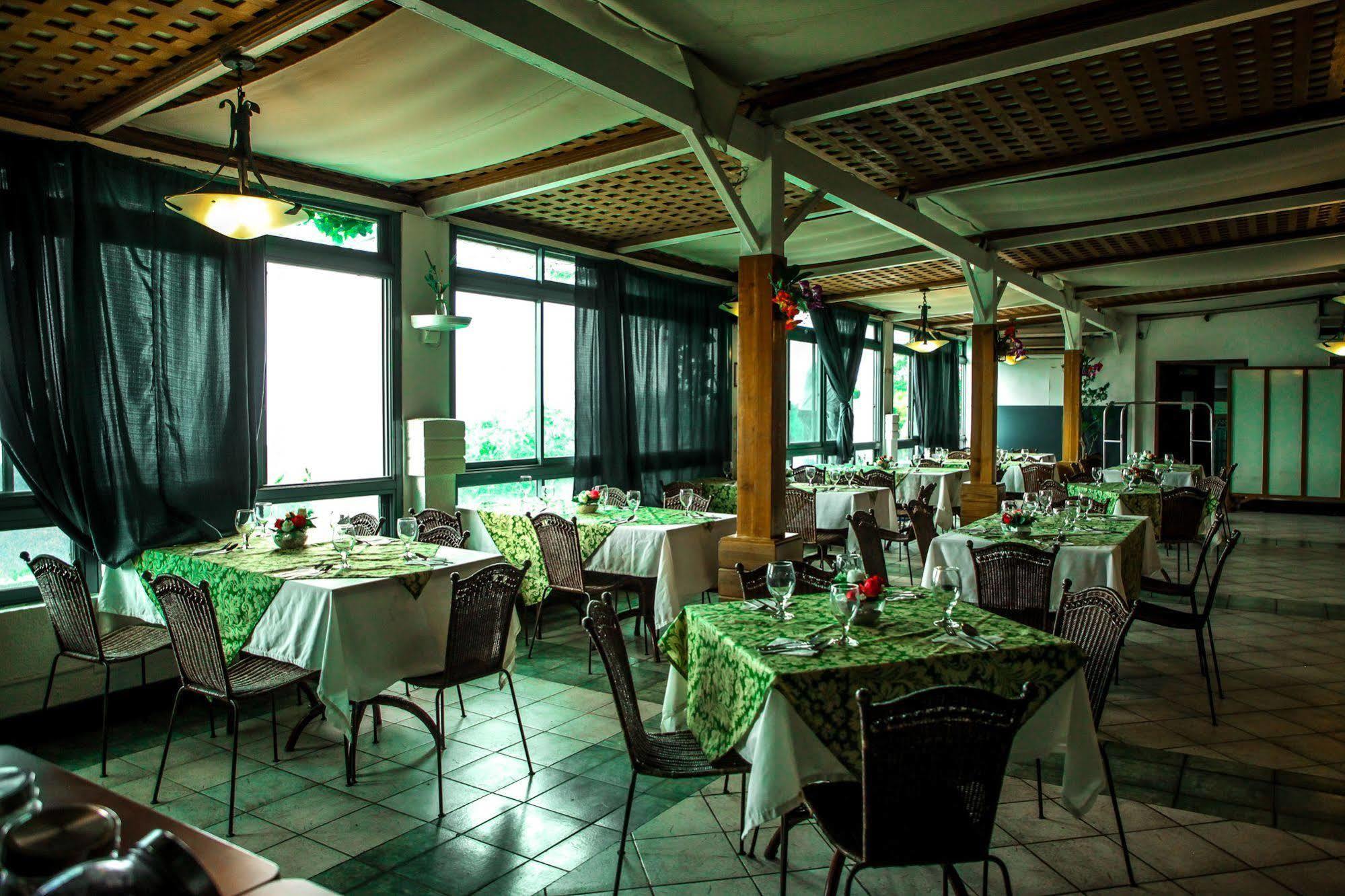 Days Hotel Tagaytay Tagaytay City Ngoại thất bức ảnh